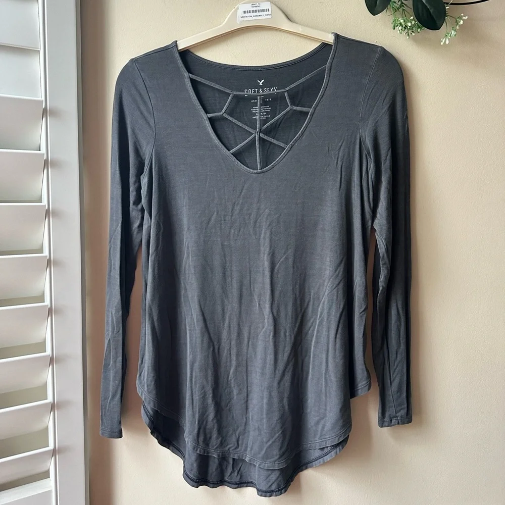 AE Gray Crisscross Long Sleeve Top - Picture 1 of 7